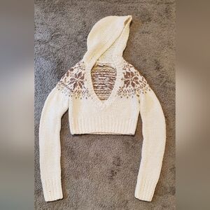 Arizona Cream Croped Knit Hooded Sweater Size Medium Low Cut V Neck